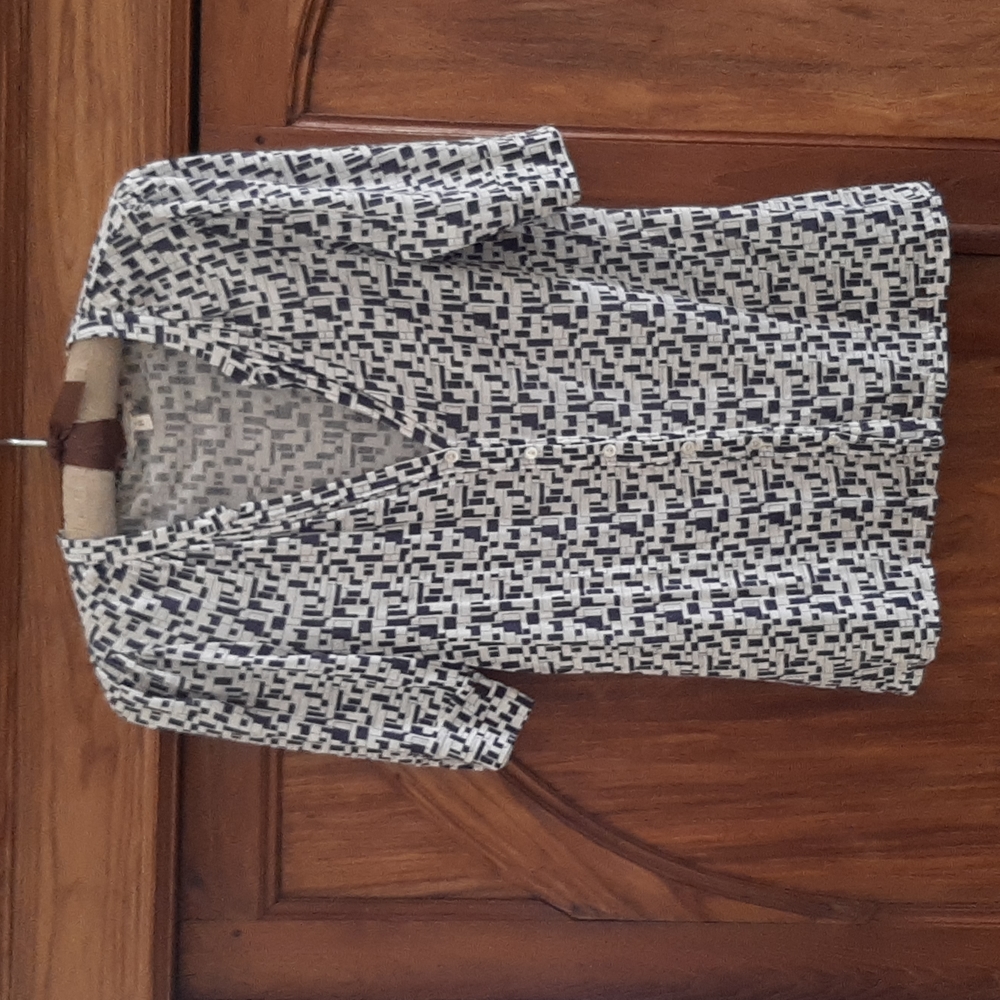 Flounce blouse top size small, lightweight cotton.